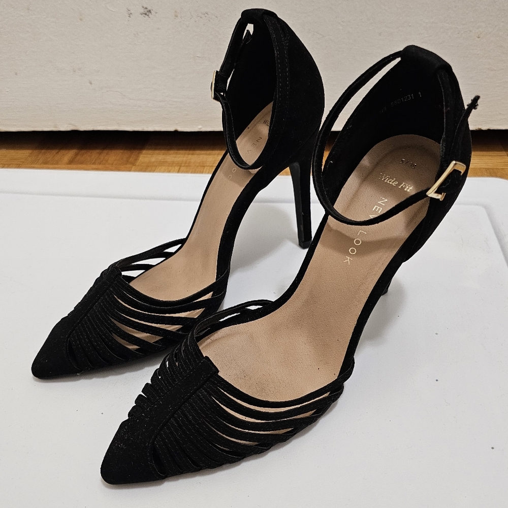 NEW LOOK BLACK HIGH HEELS